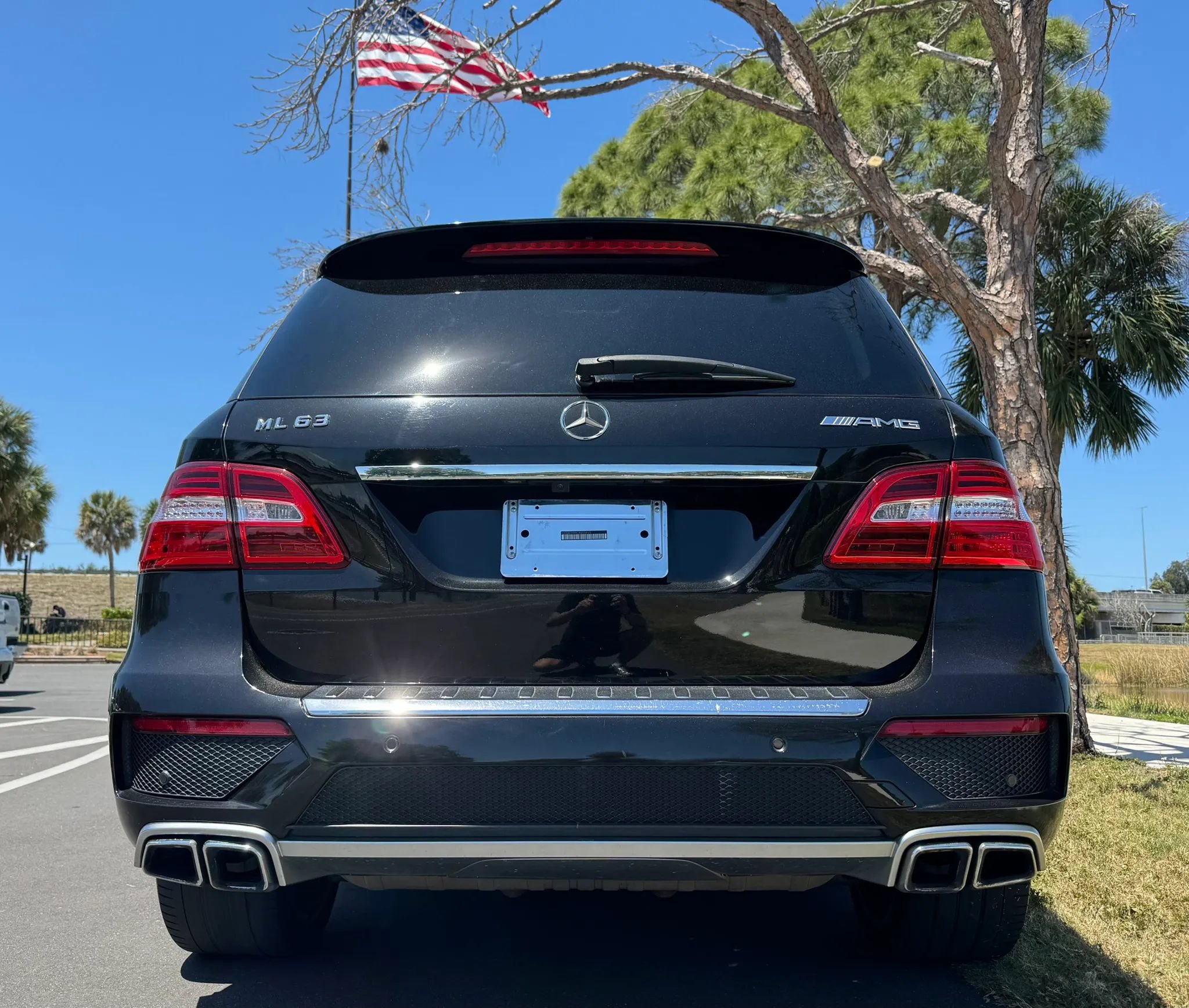 Used 2012 Mercedes-Benz ML 63 AMG 4MATIC w/ AMG Performance Pkg image 6