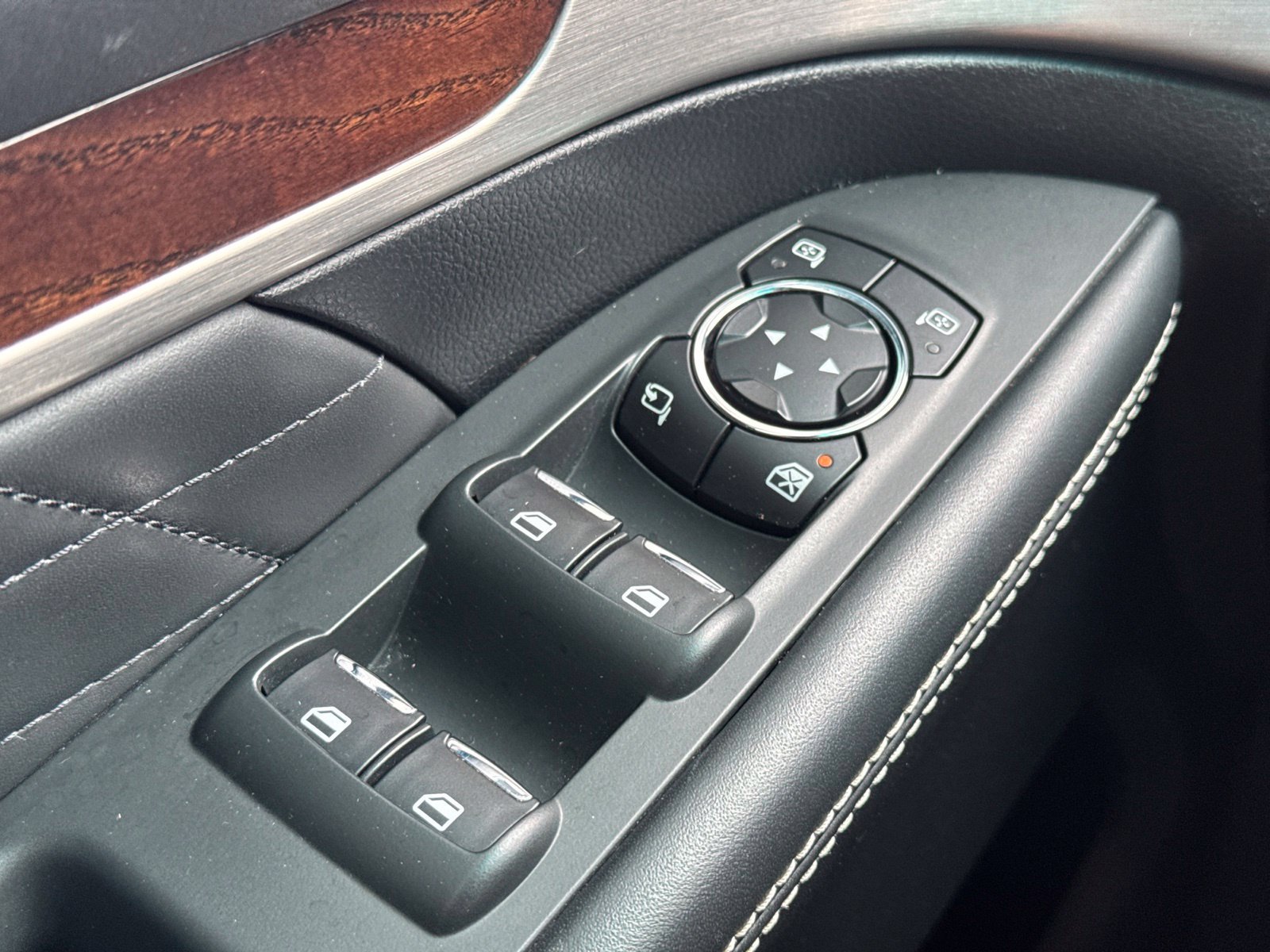 Used 2017 Ford Explorer Platinum AWD/4WD image 22