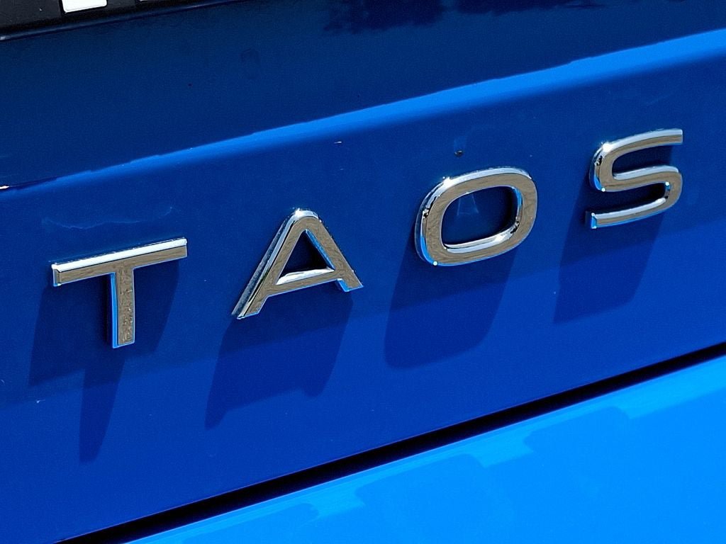 Used 2023 Volkswagen Taos SE w/ Panoramic Sunroof Package FWD image 30