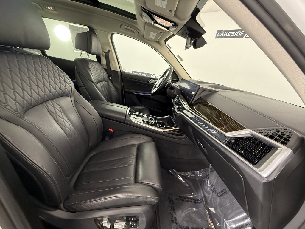 Used 2025 BMW X7 xDrive40i image 21