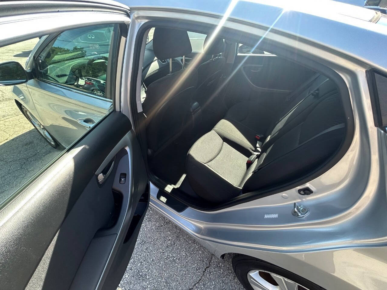 Used 2016 Hyundai Elantra Value Edition FWD image 7