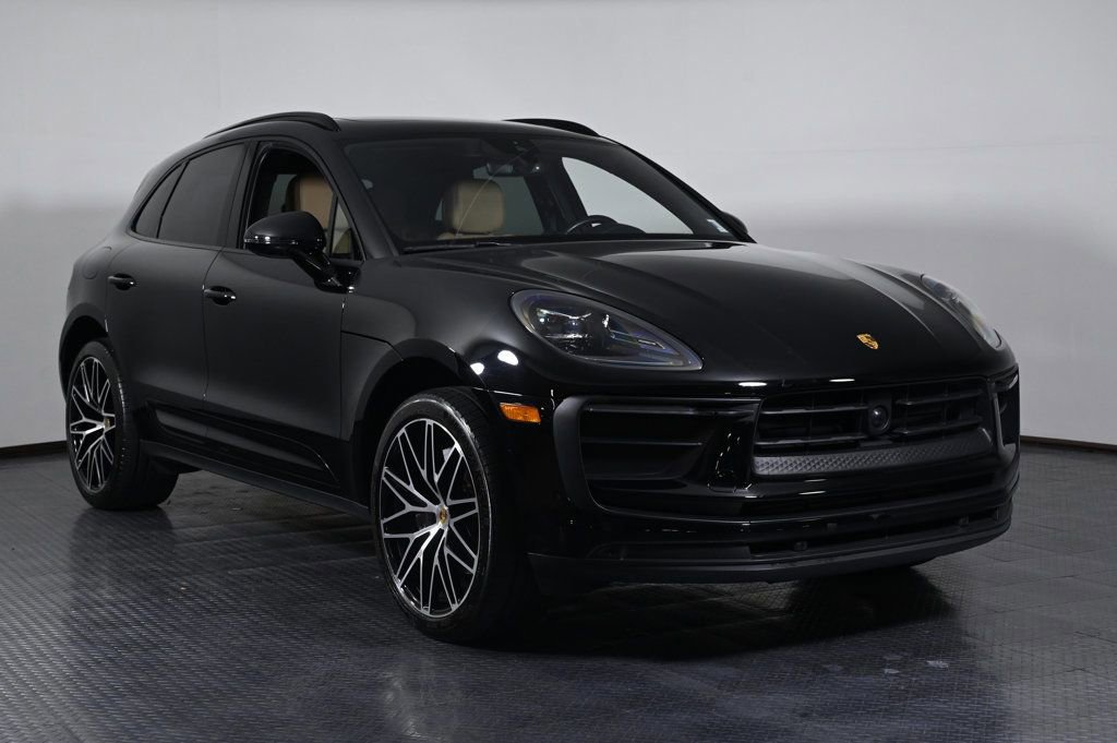 Certified 2024 Porsche Macan image 9