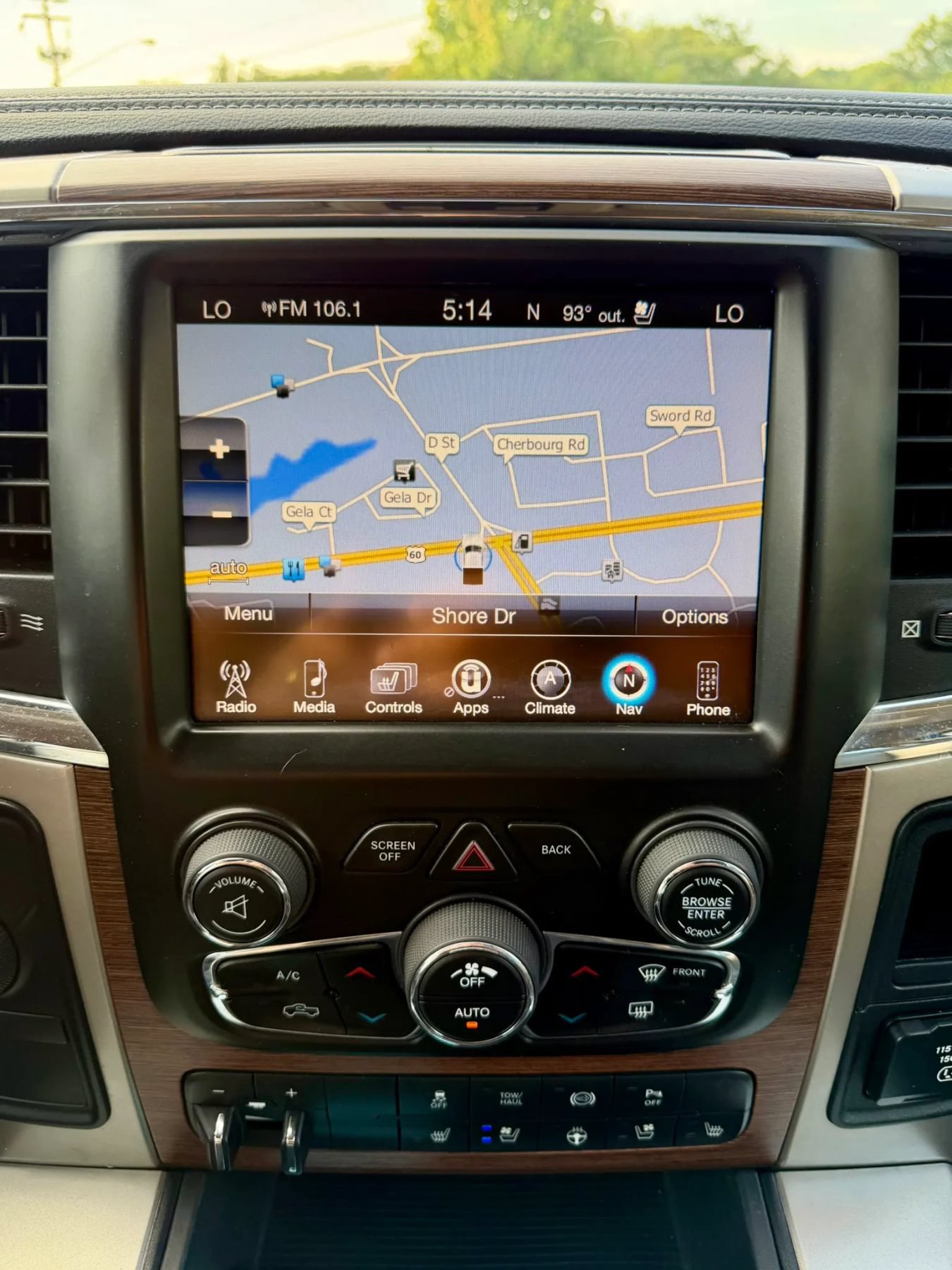 Used 2014 RAM 2500 Laramie w/ Black Appearance Group AWD/4WD image 14