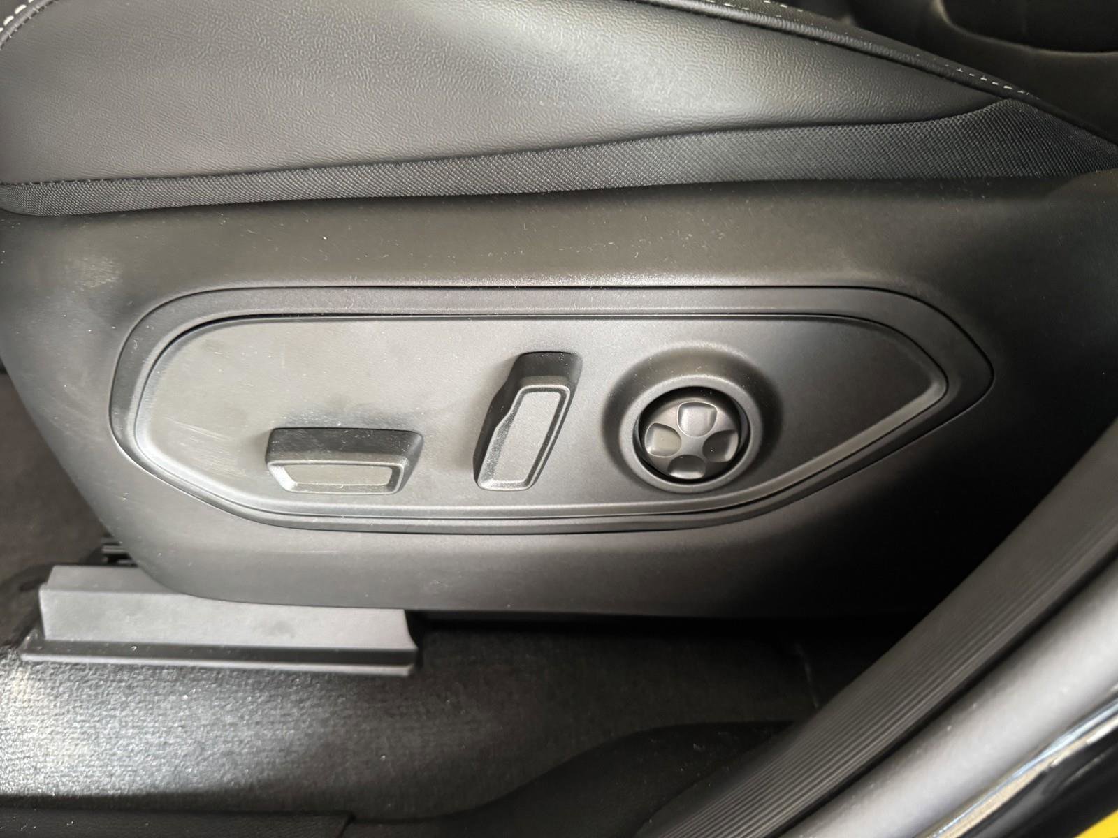 New 2025 Jeep Grand Cherokee L Limited w/ Black Appearance Package image 24