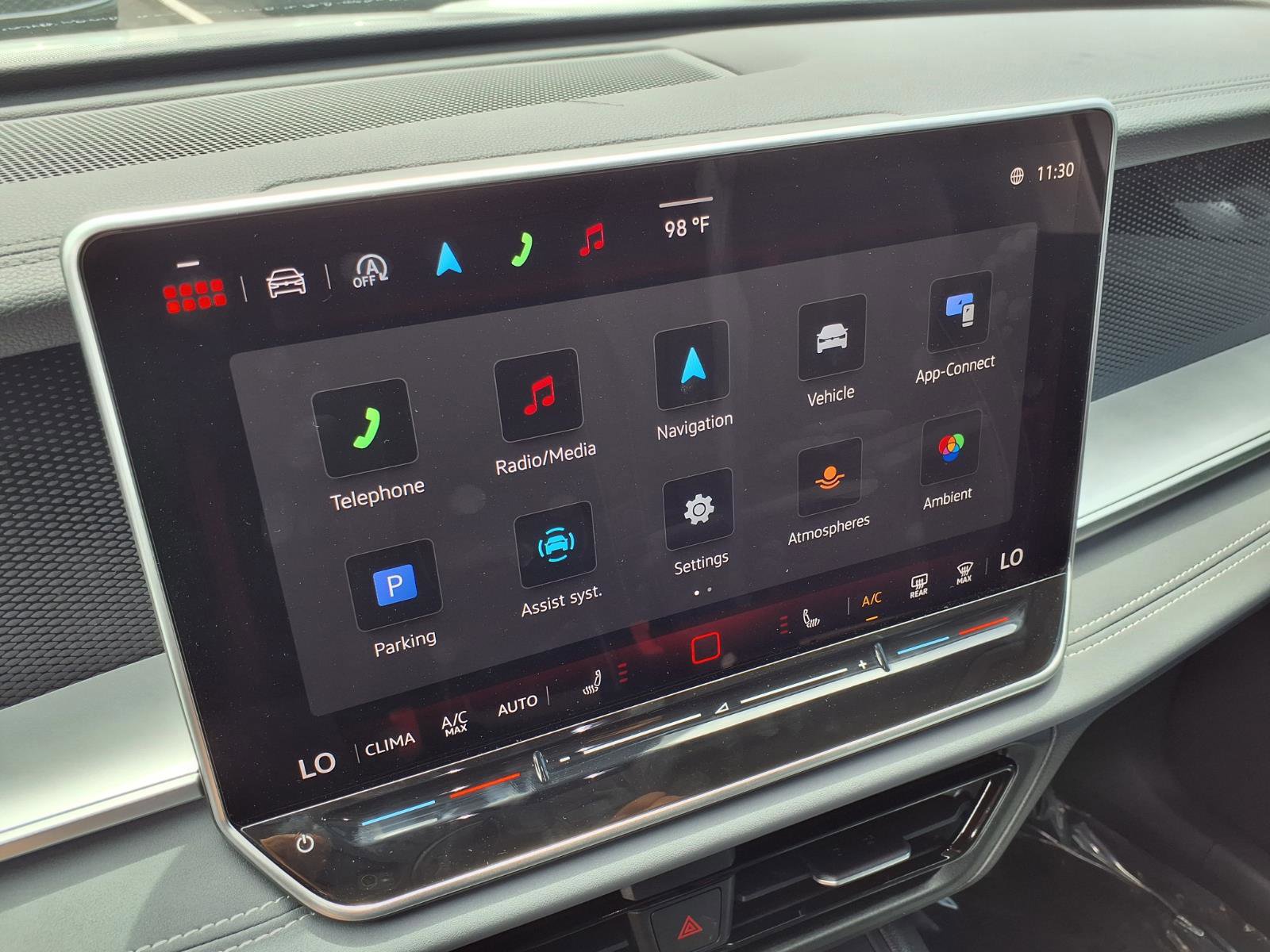 New 2026 Volkswagen Tiguan SE image 16