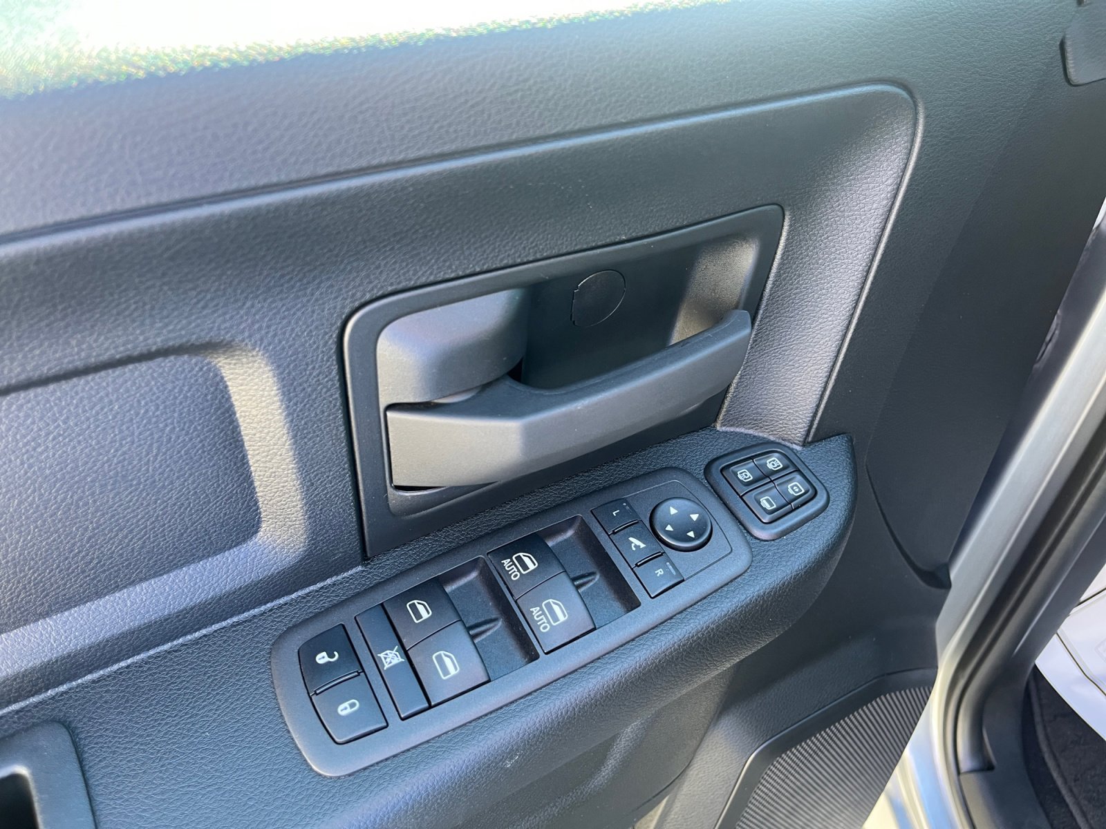 Used 2024 RAM 2500 Tradesman w/ Chrome Appearance Group image 14