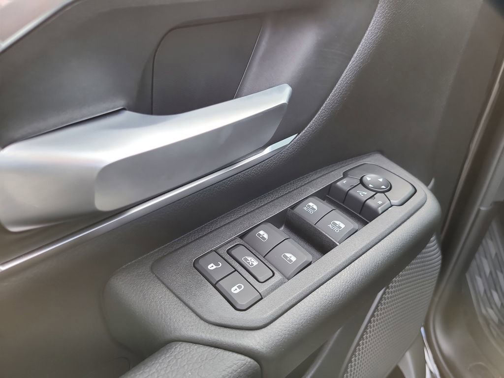 New 2026 RAM 1500 4x4 Crew Cab image 15