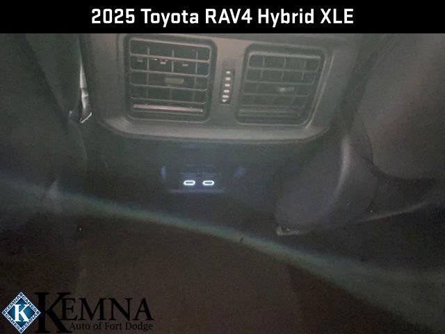 Used 2025 Toyota RAV4 XLE image 24