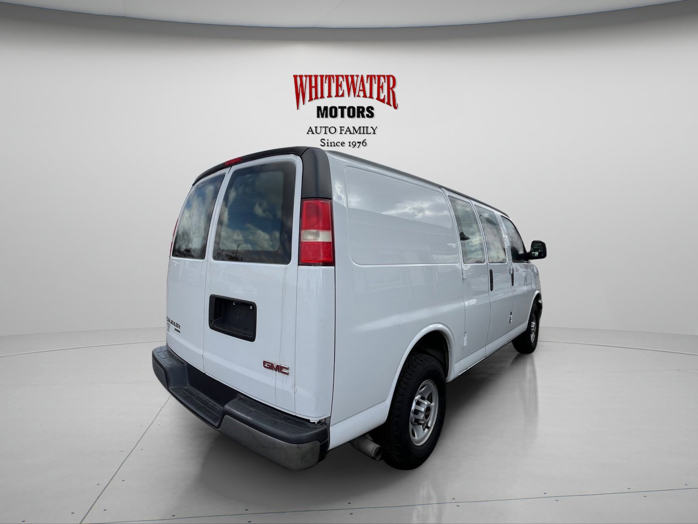 Used 2015 GMC Savana 2500 image 6