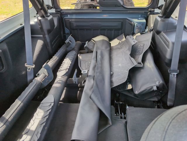 Used 2024 Jeep Wrangler Unlimited Rubicon w/ XTREMEE 35" Tire Package image 30