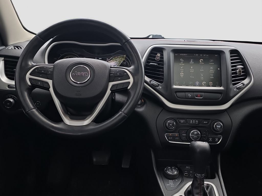 Used 2018 Jeep Cherokee Trailhawk w/ Comfort/Convenience Group AWD/4WD image 13