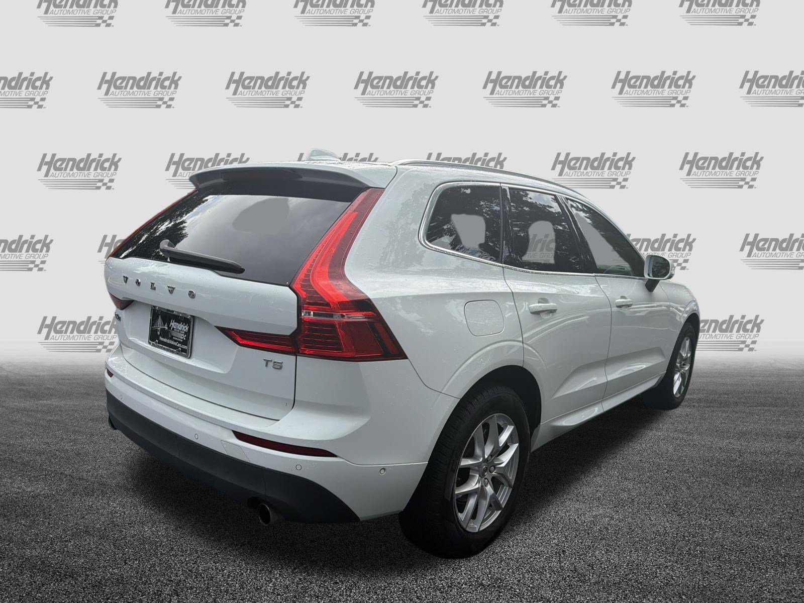 Used 2019 Volvo XC60 T5 Momentum w/ Premium Package FWD image 10