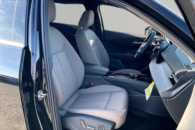 New 2026 Audi Q3 quattro 2.0T AWD/4WD image 7
