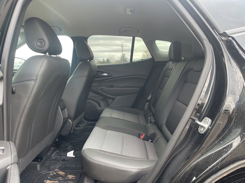 Certified 2024 Chevrolet Trax LT w/ LT Convenience Package FWD image 12