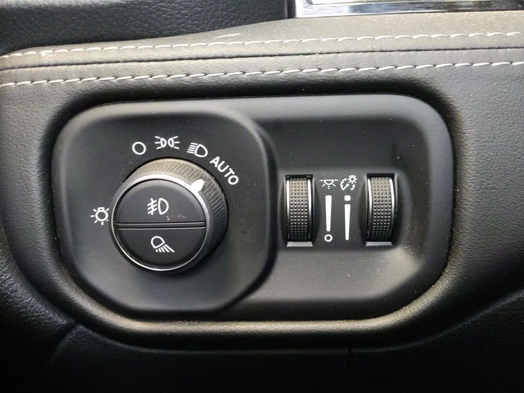 Used 2022 RAM 3500 Limited AWD/4WD image 31