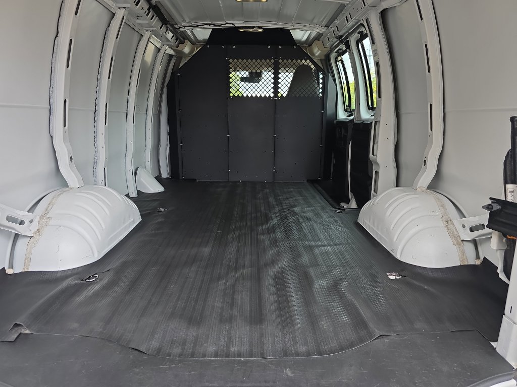 Used 2021 Chevrolet Express 2500 w/ Driver Convenience Package image 28