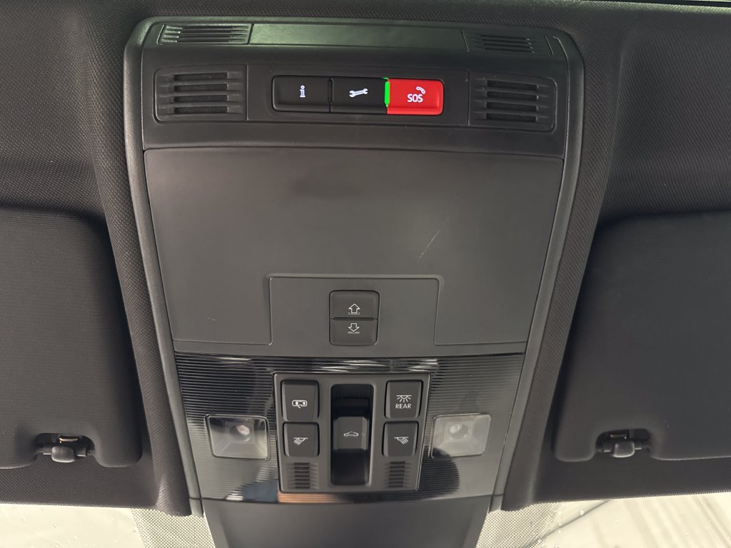 Used 2024 Volkswagen Tiguan SE R-Line FWD image 22