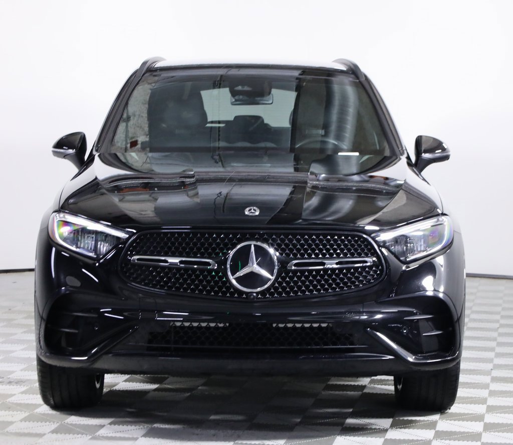 Used 2024 Mercedes-Benz GLC 300 4MATIC image 2