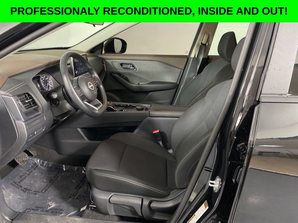 Used 2023 Nissan Rogue S image 7