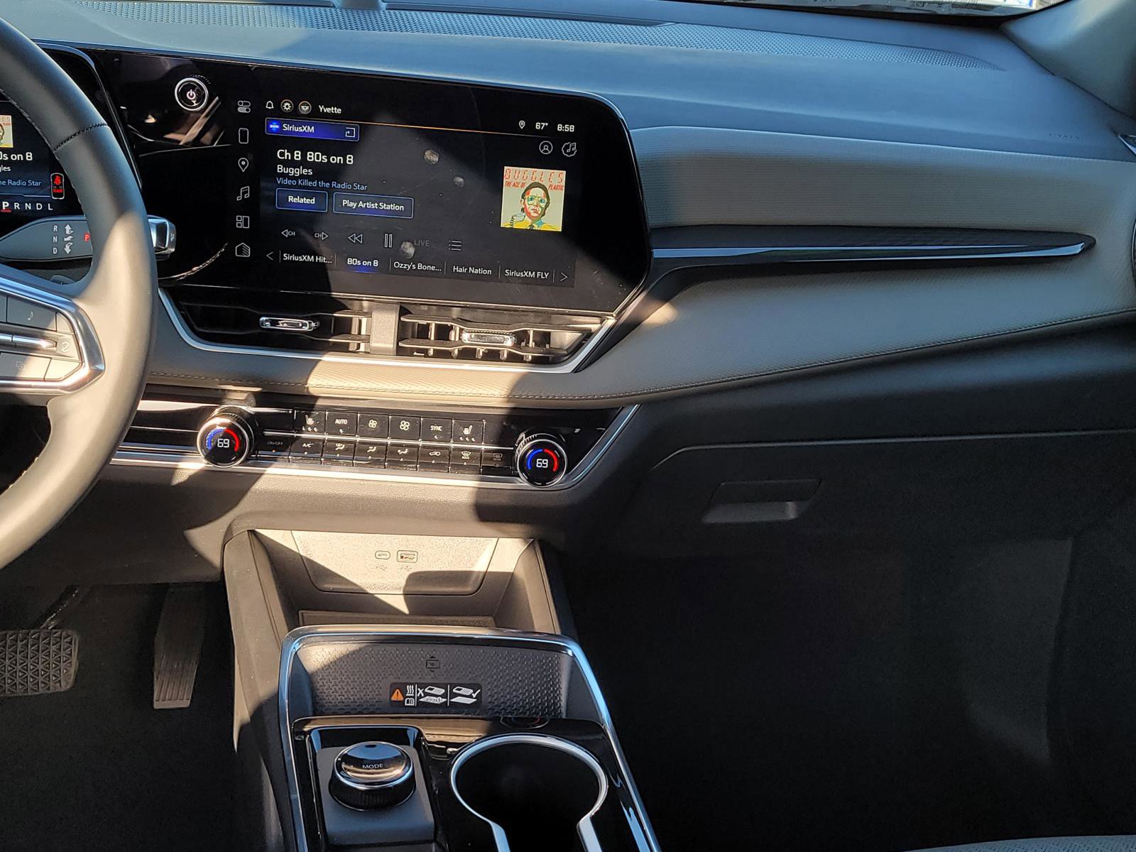 Used 2026 Chevrolet Equinox LT w/ Convenience Package II image 12