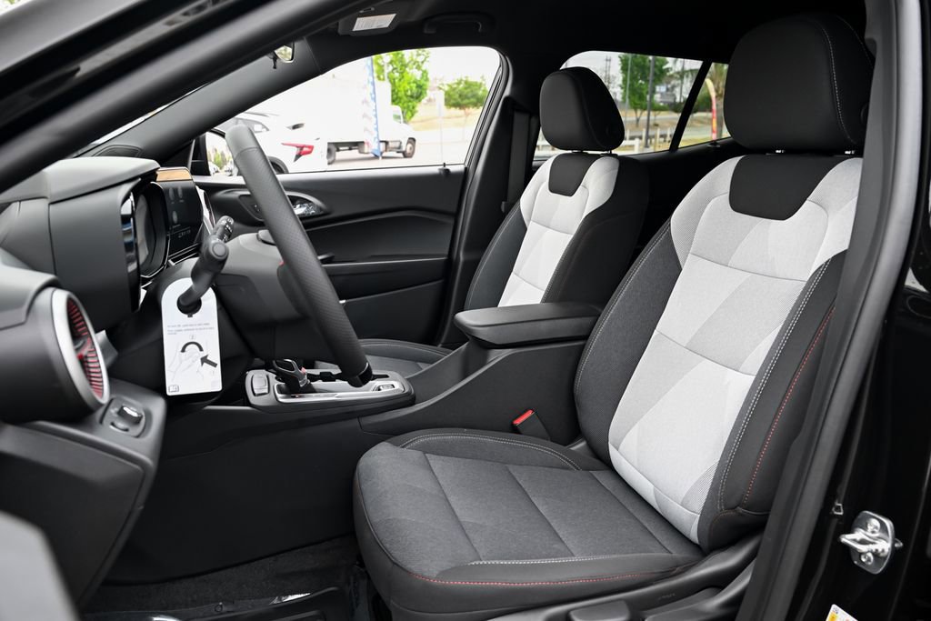 New 2026 Chevrolet Trax RS w/ Driver Confidence Package FWD image 16