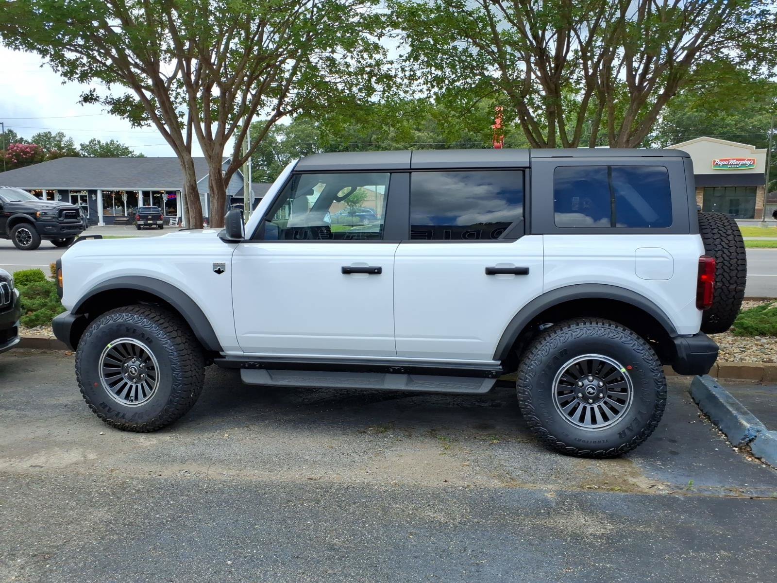 New 2026 Ford Bronco Big Bend w/ Black Diamond Package AWD/4WD image 2