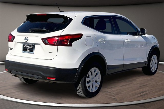 Used 2019 Nissan Rogue Sport S image 2