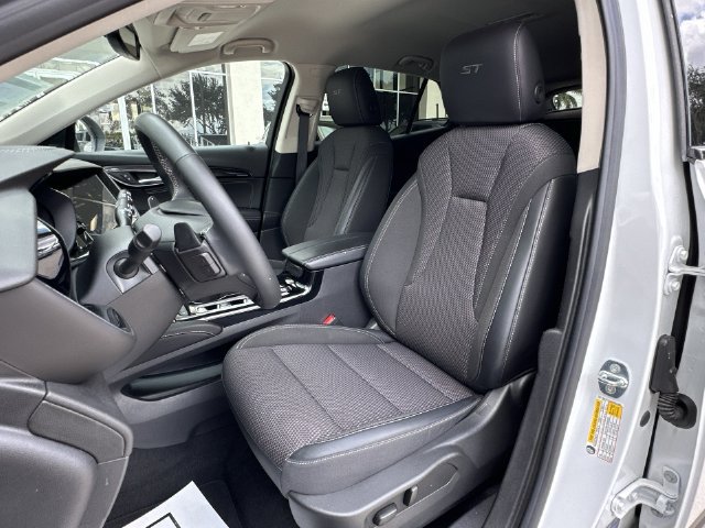 Certified 2023 Buick Envision Preferred FWD image 19