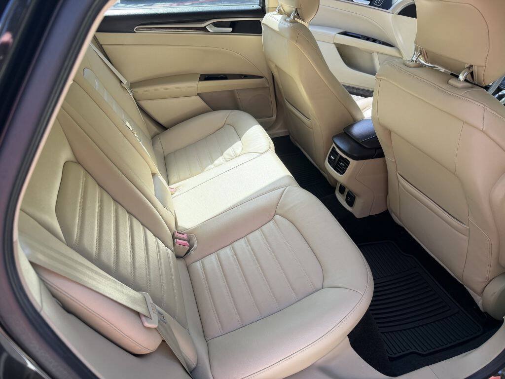 Used 2013 Ford Fusion SE FWD image 18