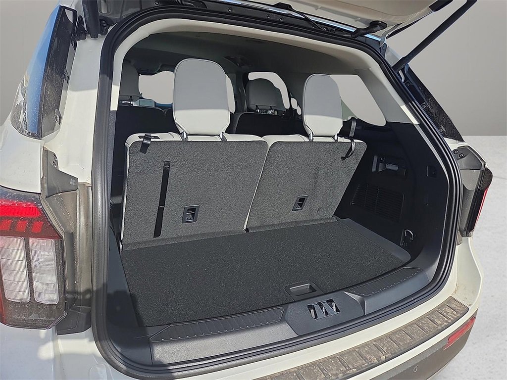 New 2026 Ford Explorer Active image 8