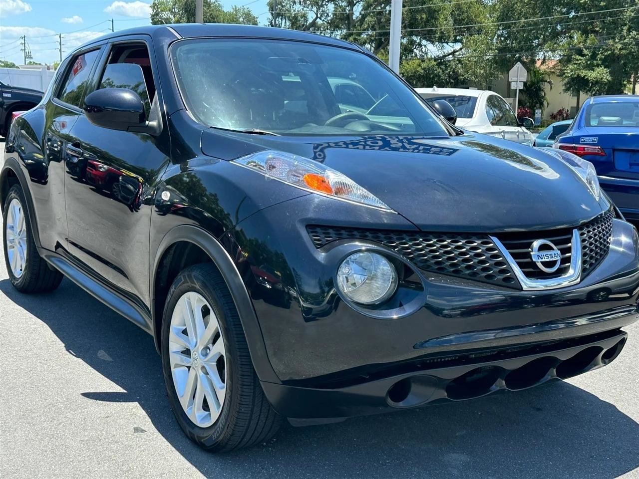 Used 2014 Nissan Juke S FWD image 5
