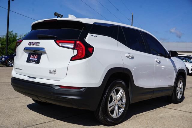 Used 2024 GMC Terrain SLE image 4