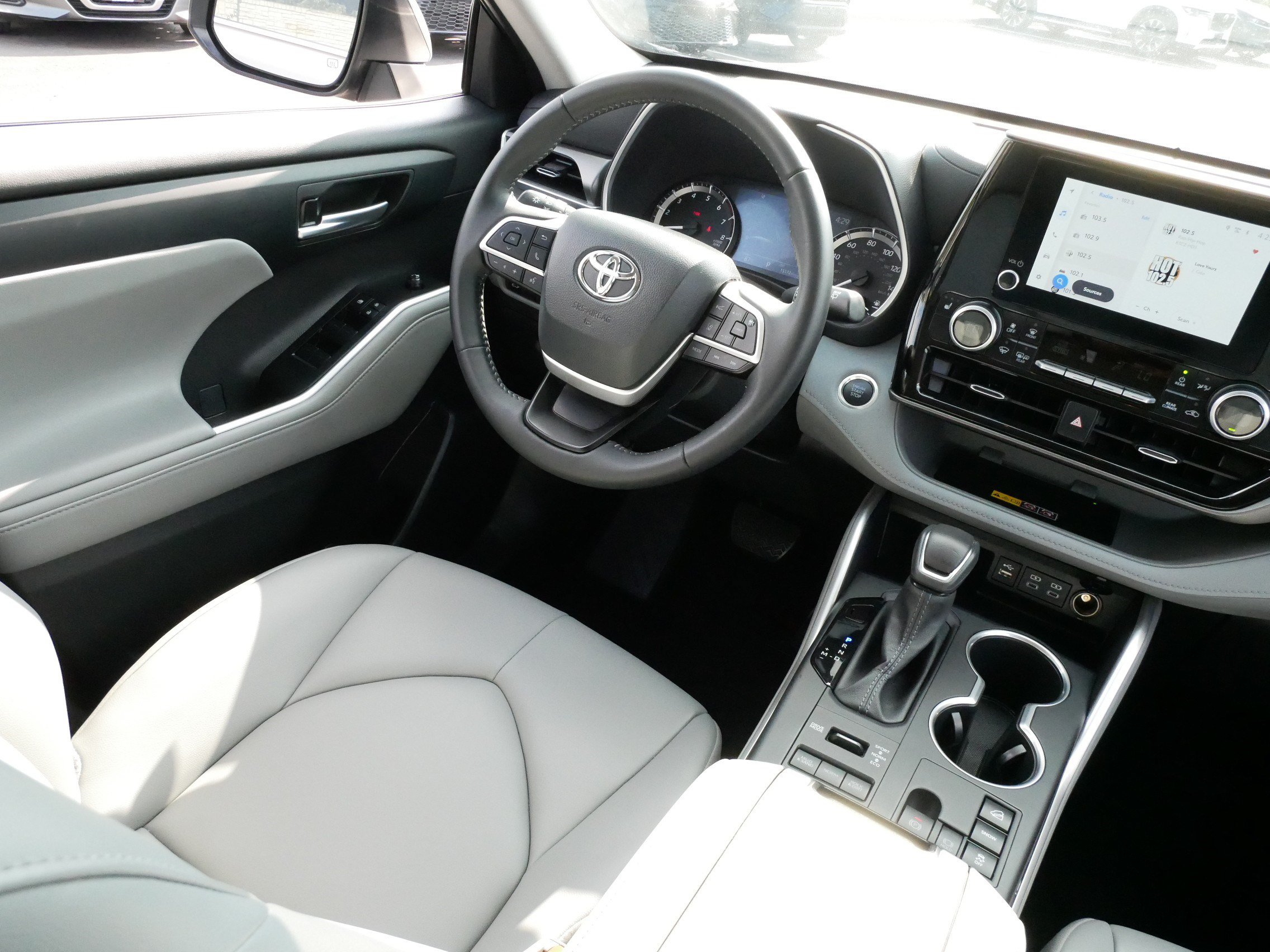 Certified 2026 Toyota Highlander XLE AWD/4WD image 9