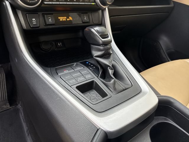 Used 2019 Toyota RAV4 XLE Premium w/ Cold Weather Package AWD/4WD image 17