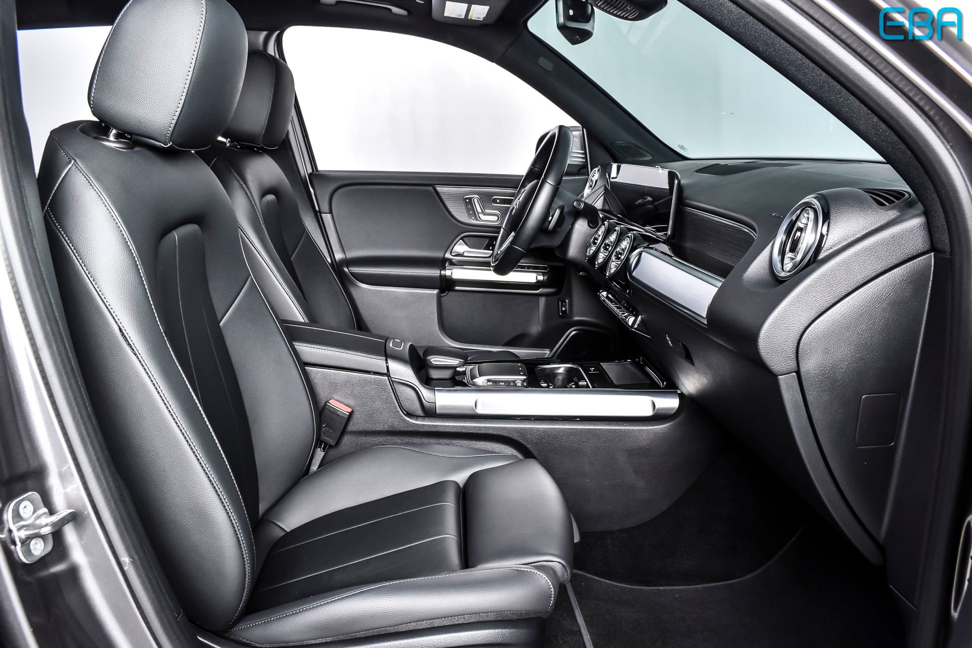 Used 2023 Mercedes-Benz EQB 300 4MATIC image 22