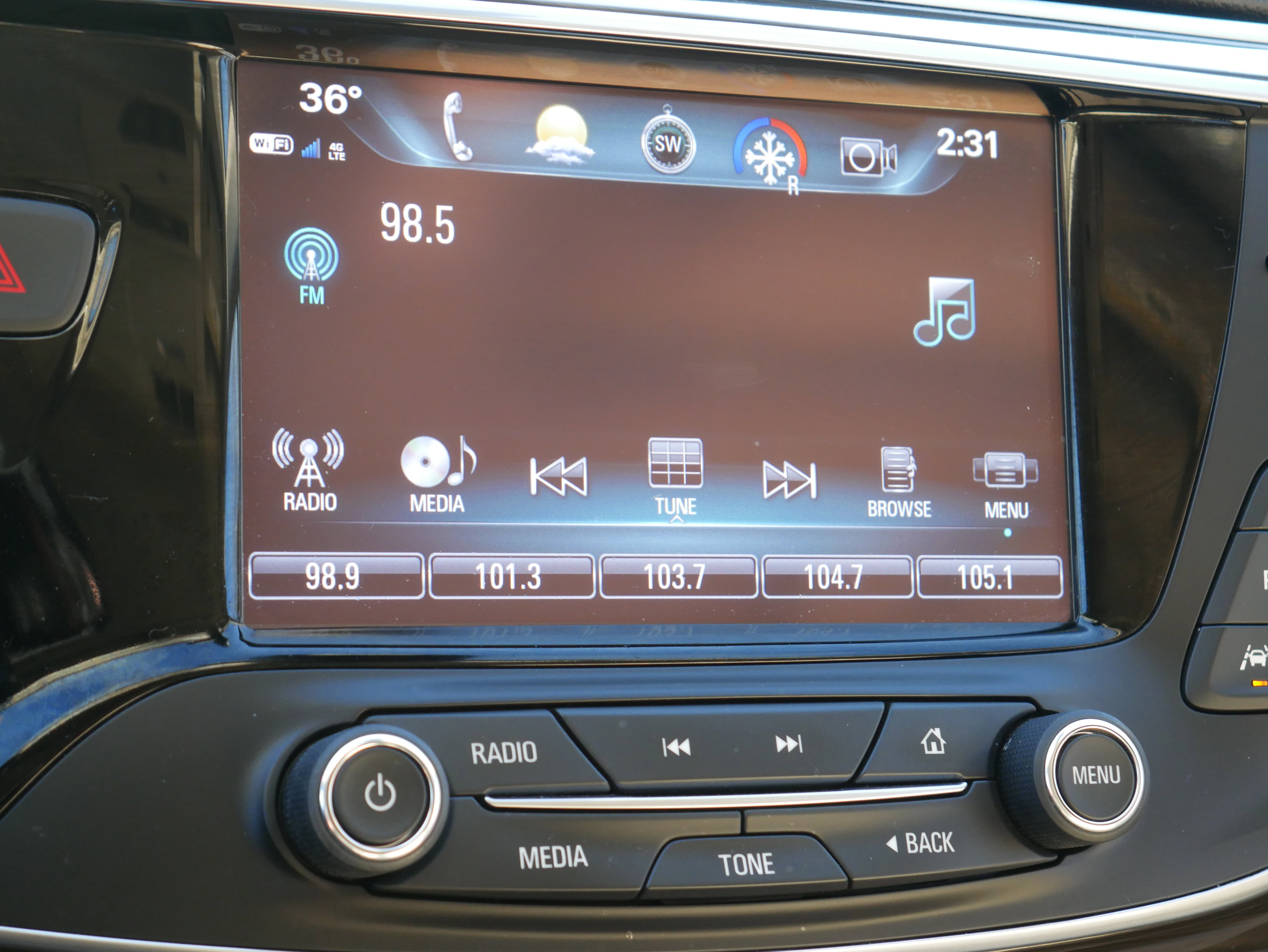 Used 2019 Buick Envision Premium w/ Driver Confidence Package image 18