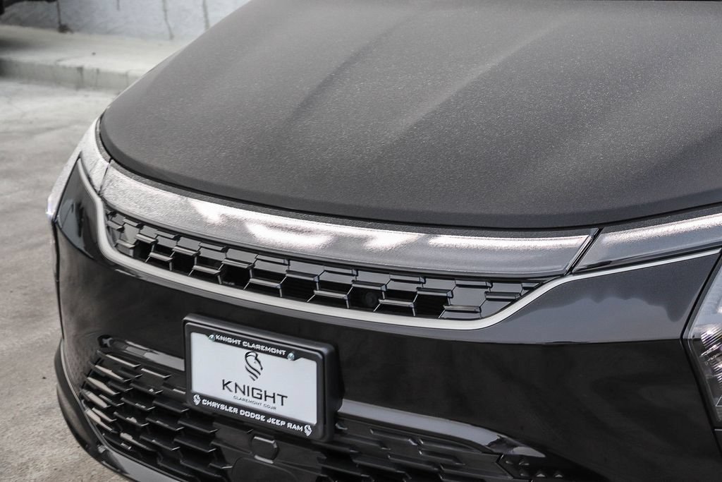 New 2027 Chrysler Pacifica Select FWD image 6