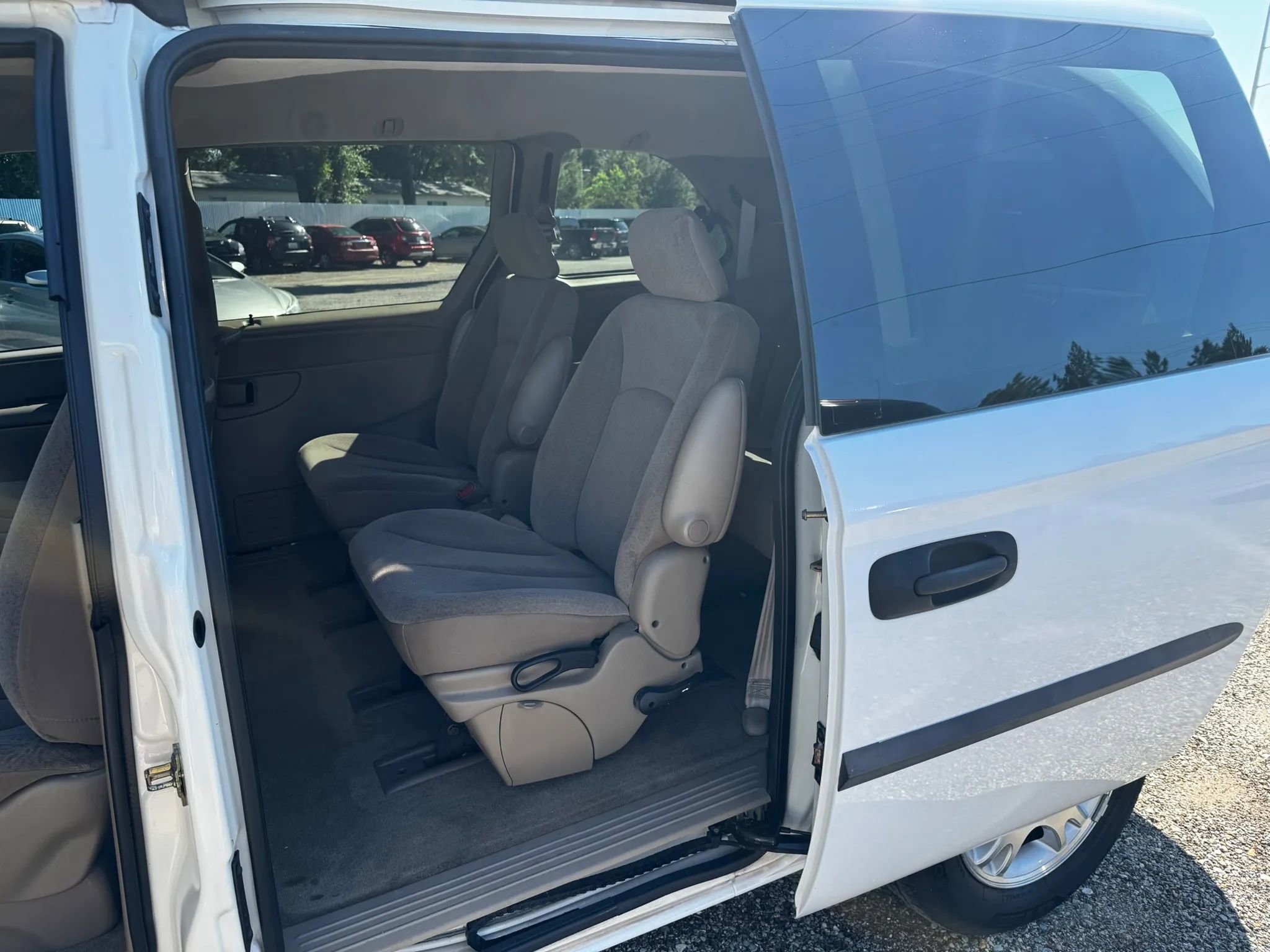 Used 2003 Dodge Caravan SE FWD image 11