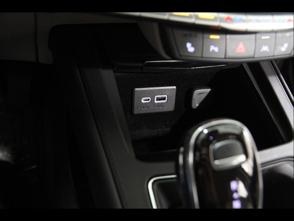 Used 2023 Cadillac XT4 Luxury w/ Cold Weather Package image 16