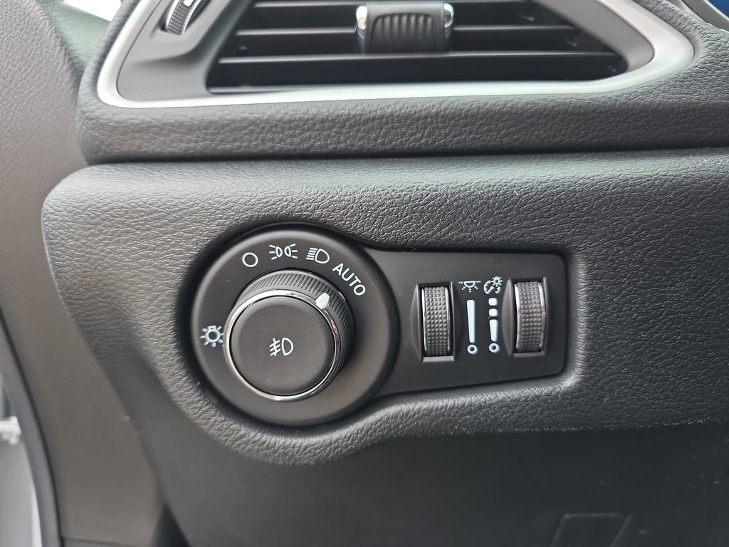 New 2026 Chrysler Pacifica Select image 29