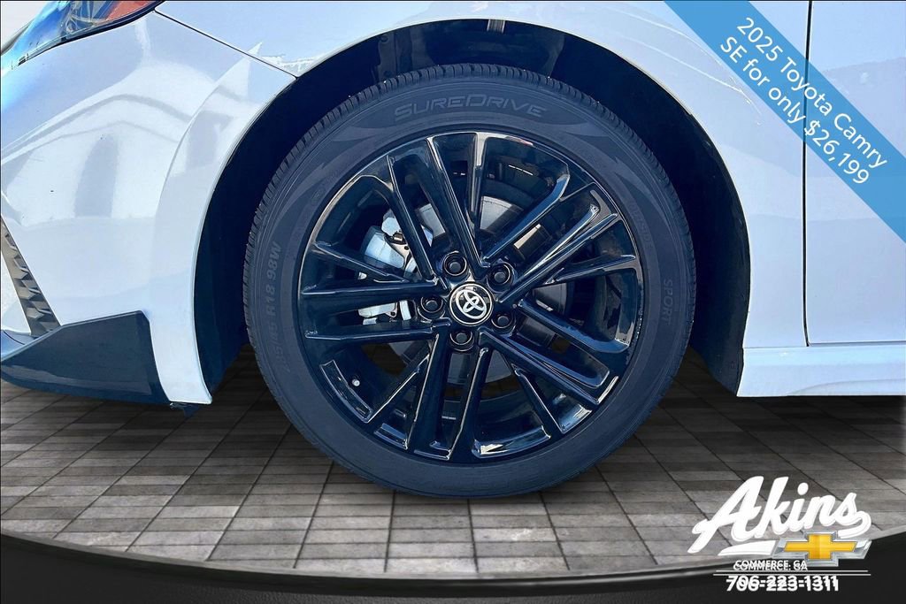 Used 2025 Toyota Camry SE image 22