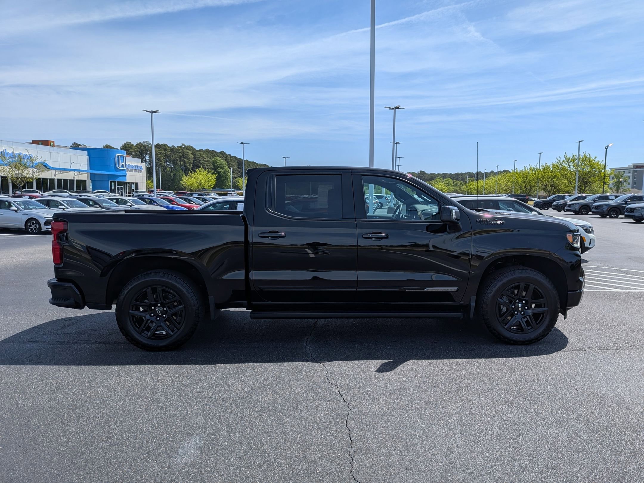 Used 2025 Chevrolet Silverado 1500 High Country w/ Midnight Edition image 2