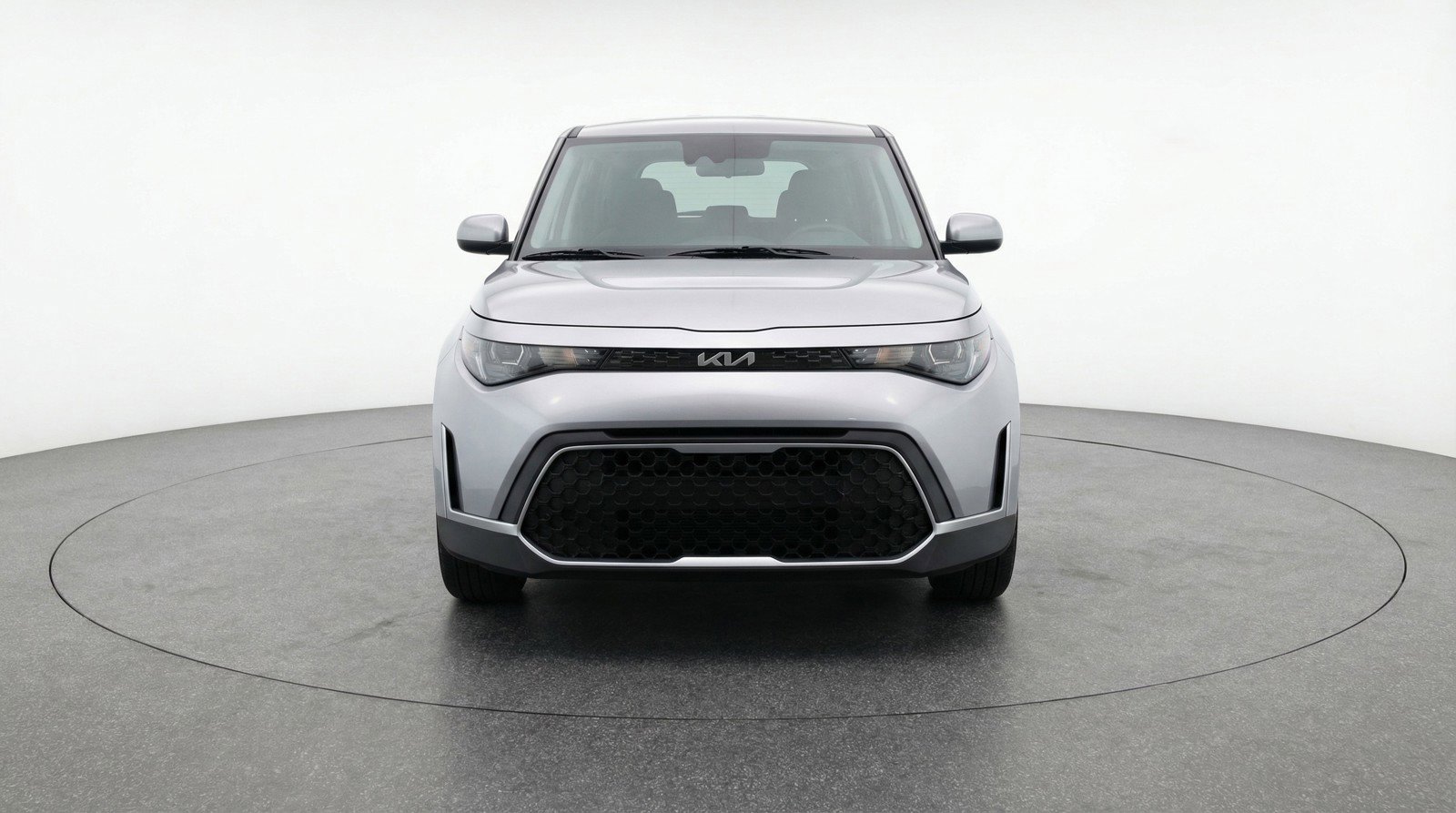 Used 2025 Kia Soul LX w/ LX Technology Package image 2