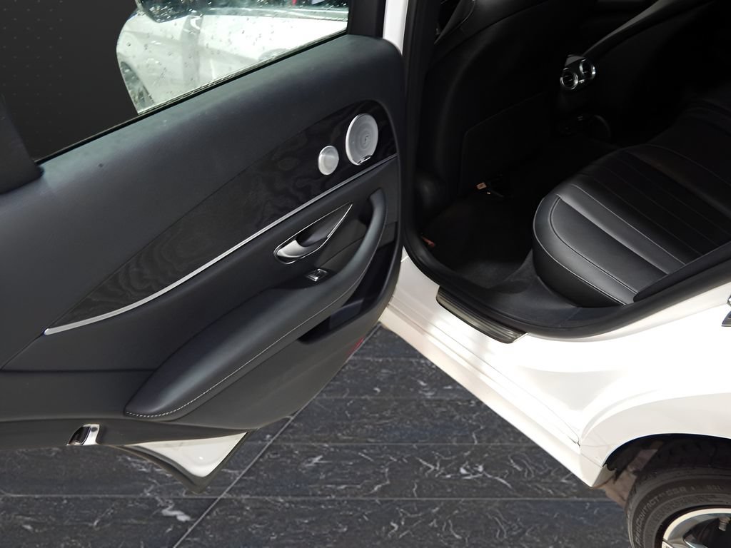 Used 2019 Mercedes-Benz E 300 4MATIC w/ Premium 1 Package image 29