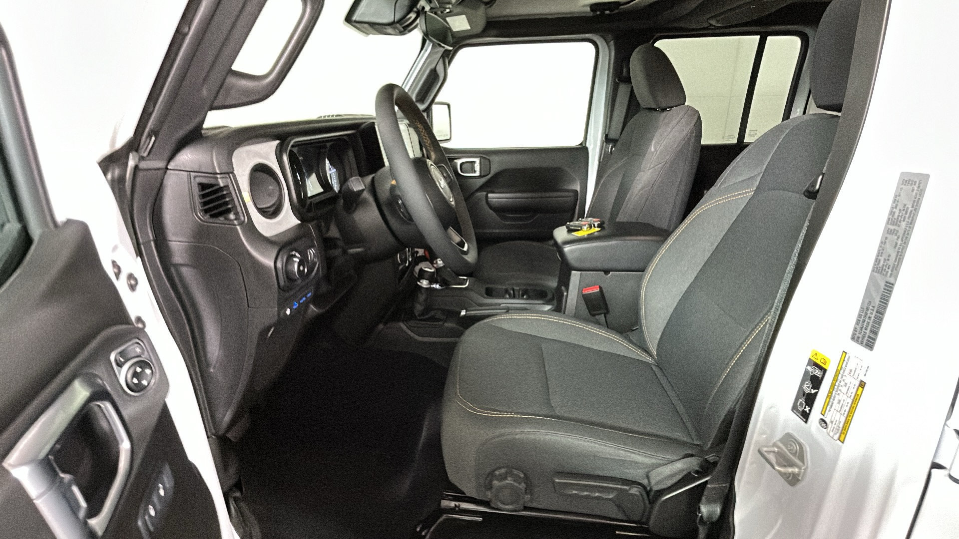 Used 2024 Jeep Wrangler Unlimited w/ Convenience Group AWD/4WD image 13