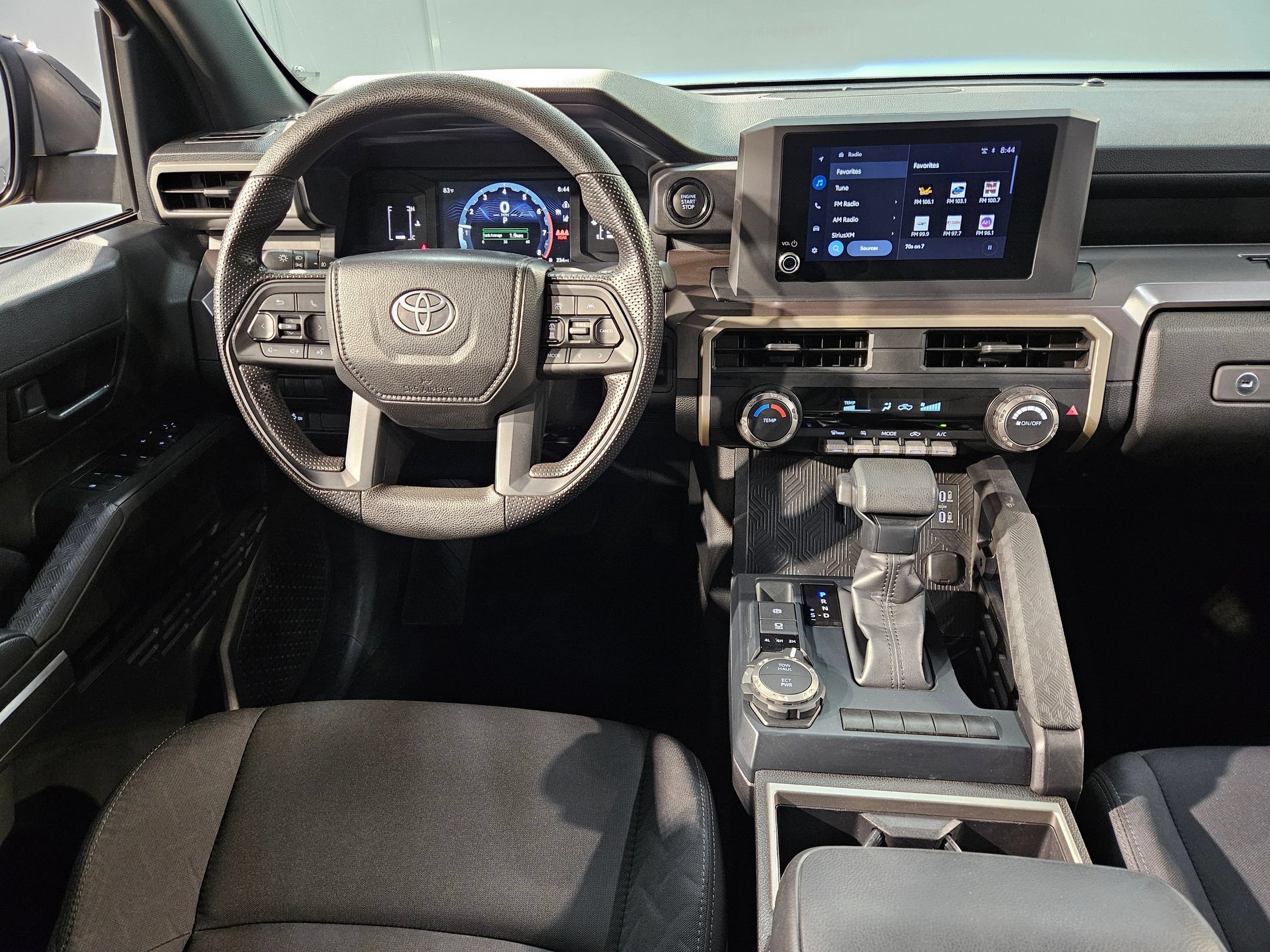 Used 2025 Toyota Tacoma SR5 AWD/4WD image 9