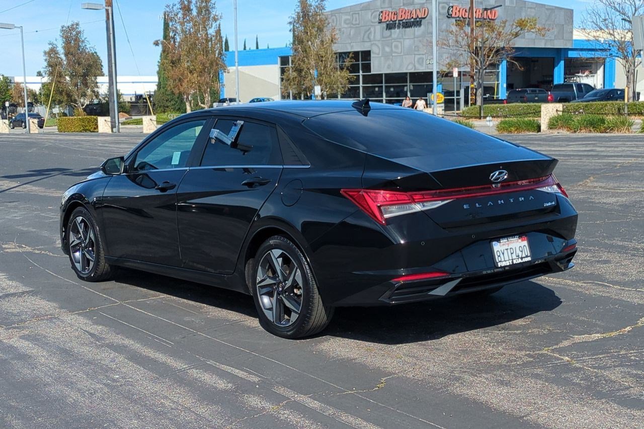 Used 2022 Hyundai Elantra Limited w/ Cargo Package image 8