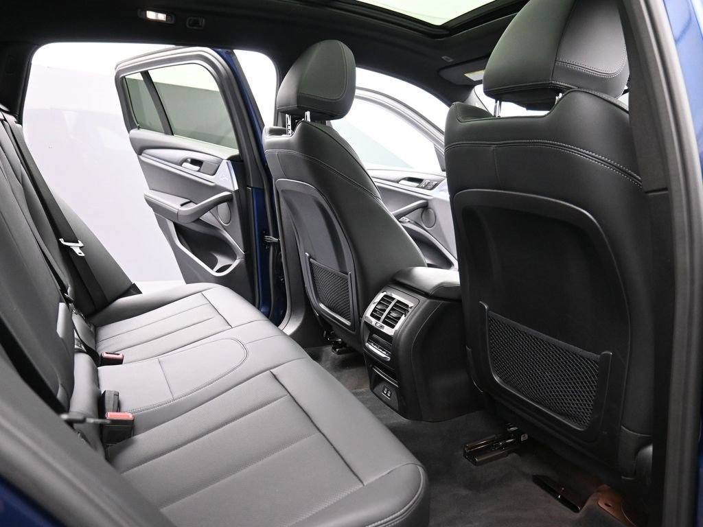Used 2024 BMW X4 xDrive30i image 18