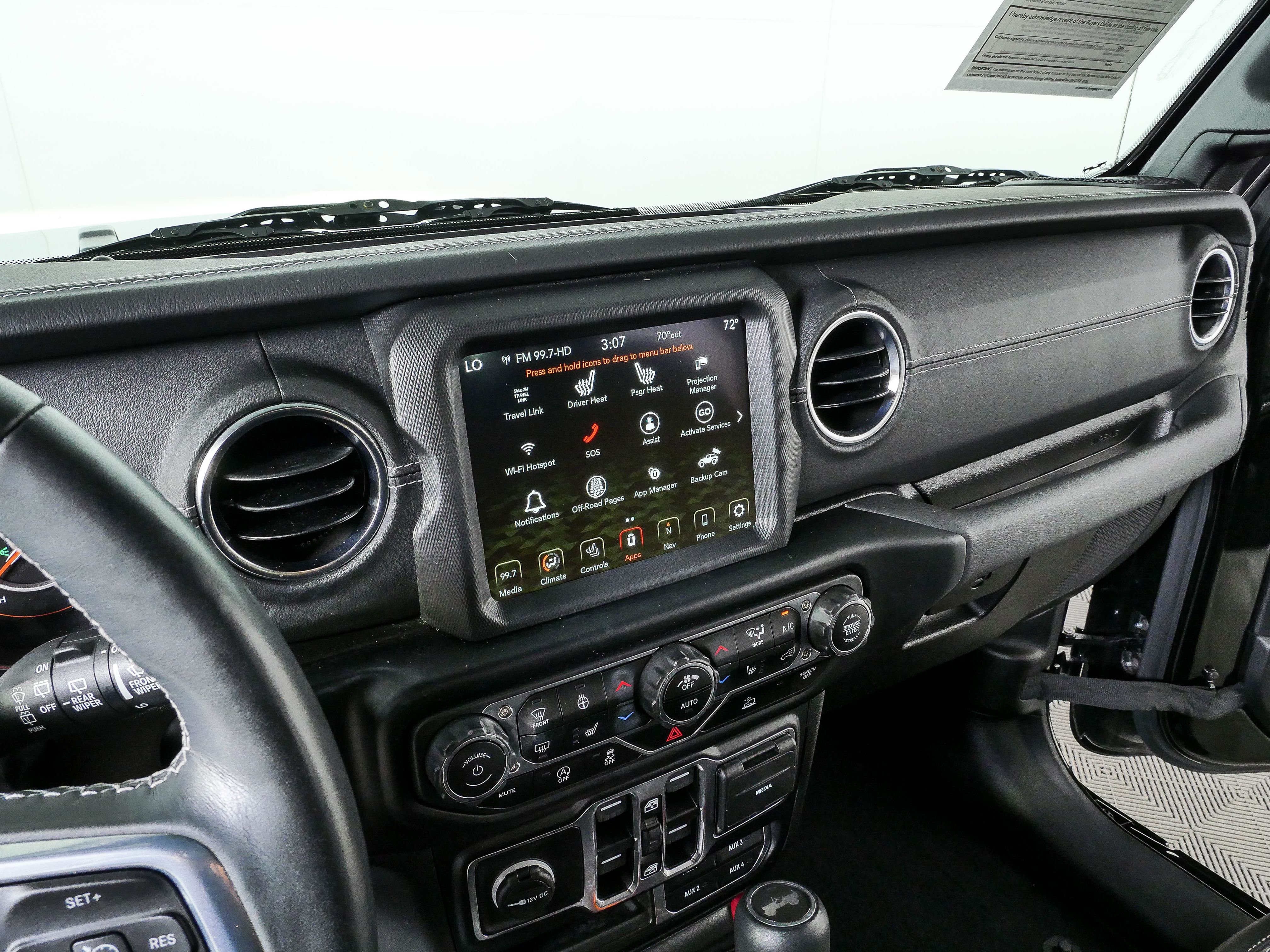 Used 2022 Jeep Wrangler Unlimited Sahara w/ LED Lighting Group AWD/4WD image 12