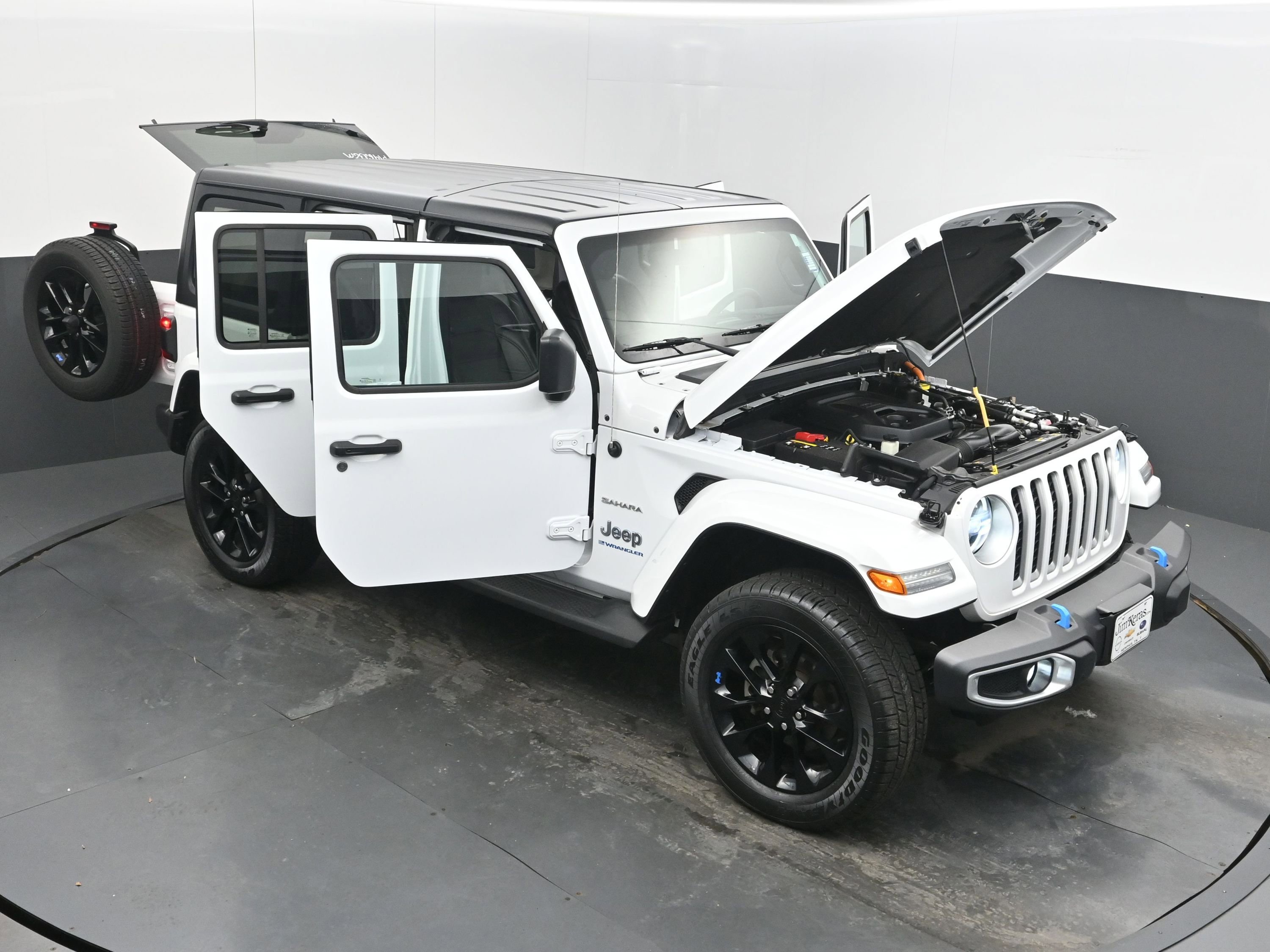 Used 2023 Jeep Wrangler Sahara image 39